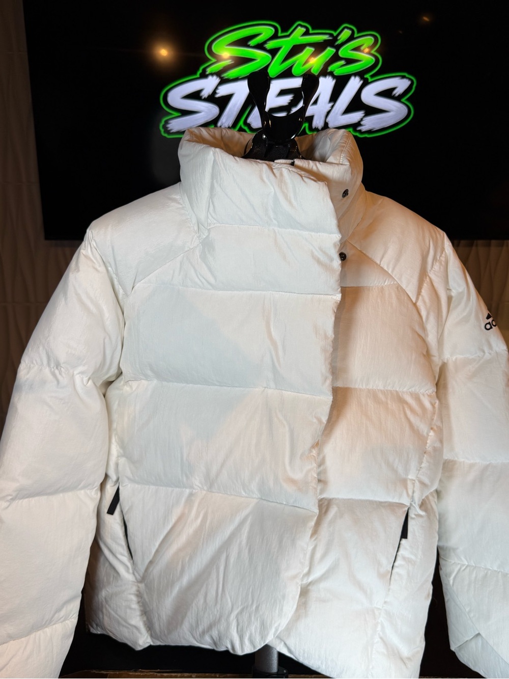 Adidas women's White Puffer Jacket size Medium